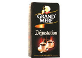 Annoncer sa grossesse avec café grand-mère